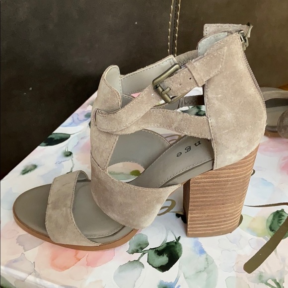 Fringe suede chunky heels - Picture 5 of 5